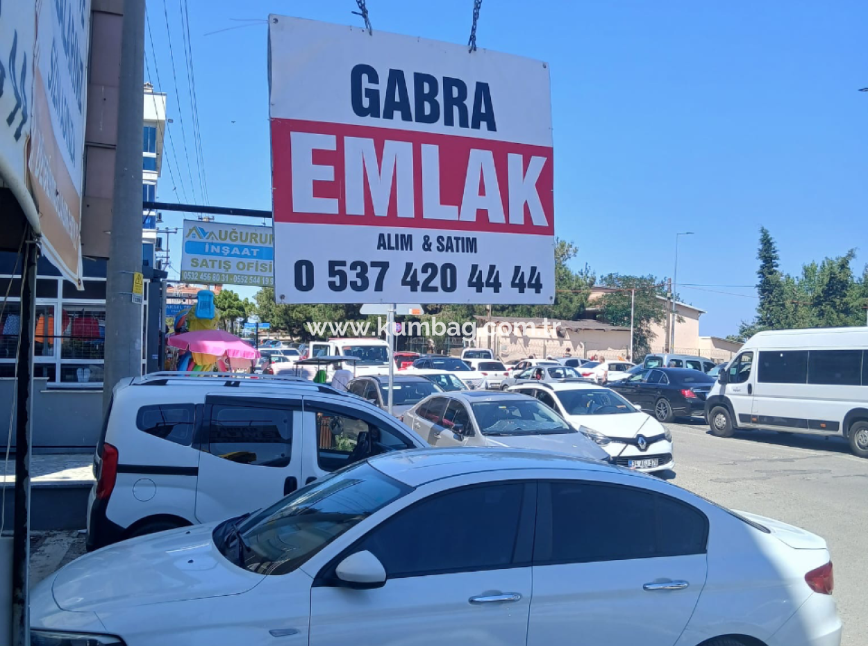 100 M² Grosser Laden Zum Verkauf Gegenüber Der Schule In Der Belebten Hauptstrasse In Kumbağ