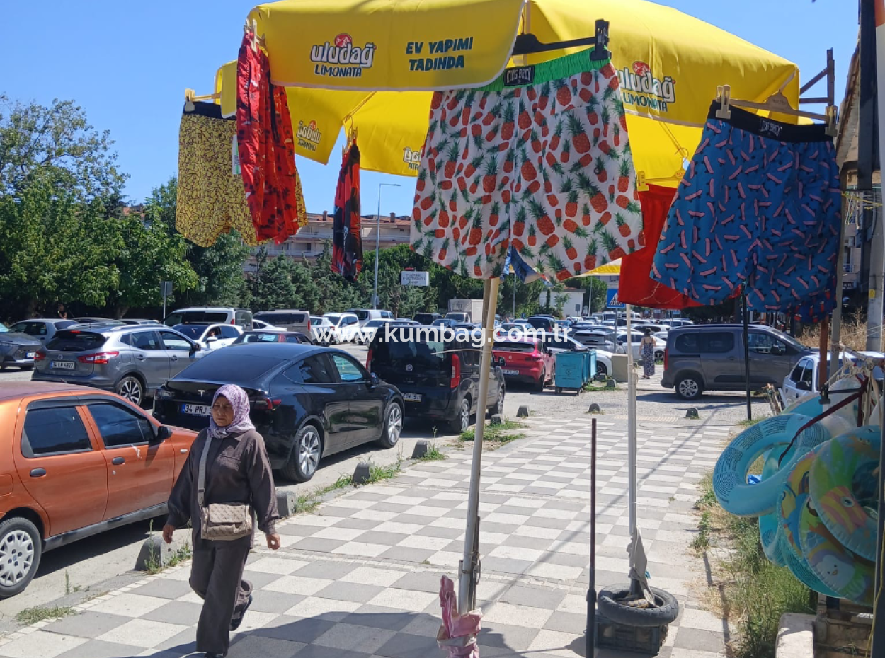100 M² Grosser Laden Zum Verkauf Gegenüber Der Schule In Der Belebten Hauptstrasse In Kumbağ