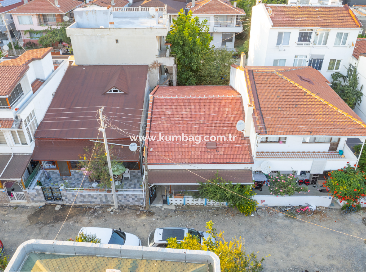 2 1 Freistehende Häuser Zum Verkauf An Der Meerseite Der Strasse In Kumbağ
