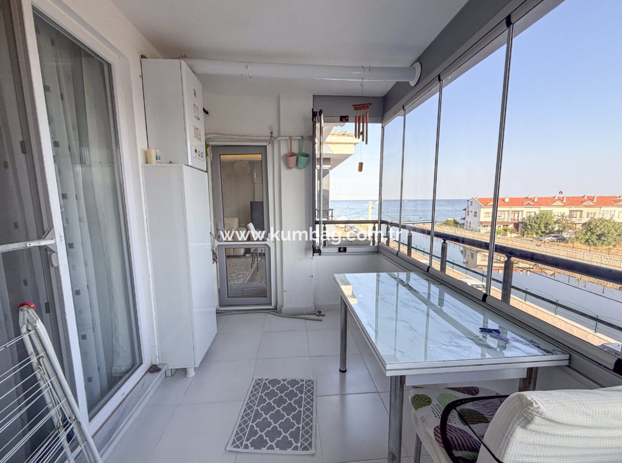 Möblierte 2 Einer-Wohnungen Zum Verkauf Auf Einem Gelände Mit Pool Am Meer In Kumbağ