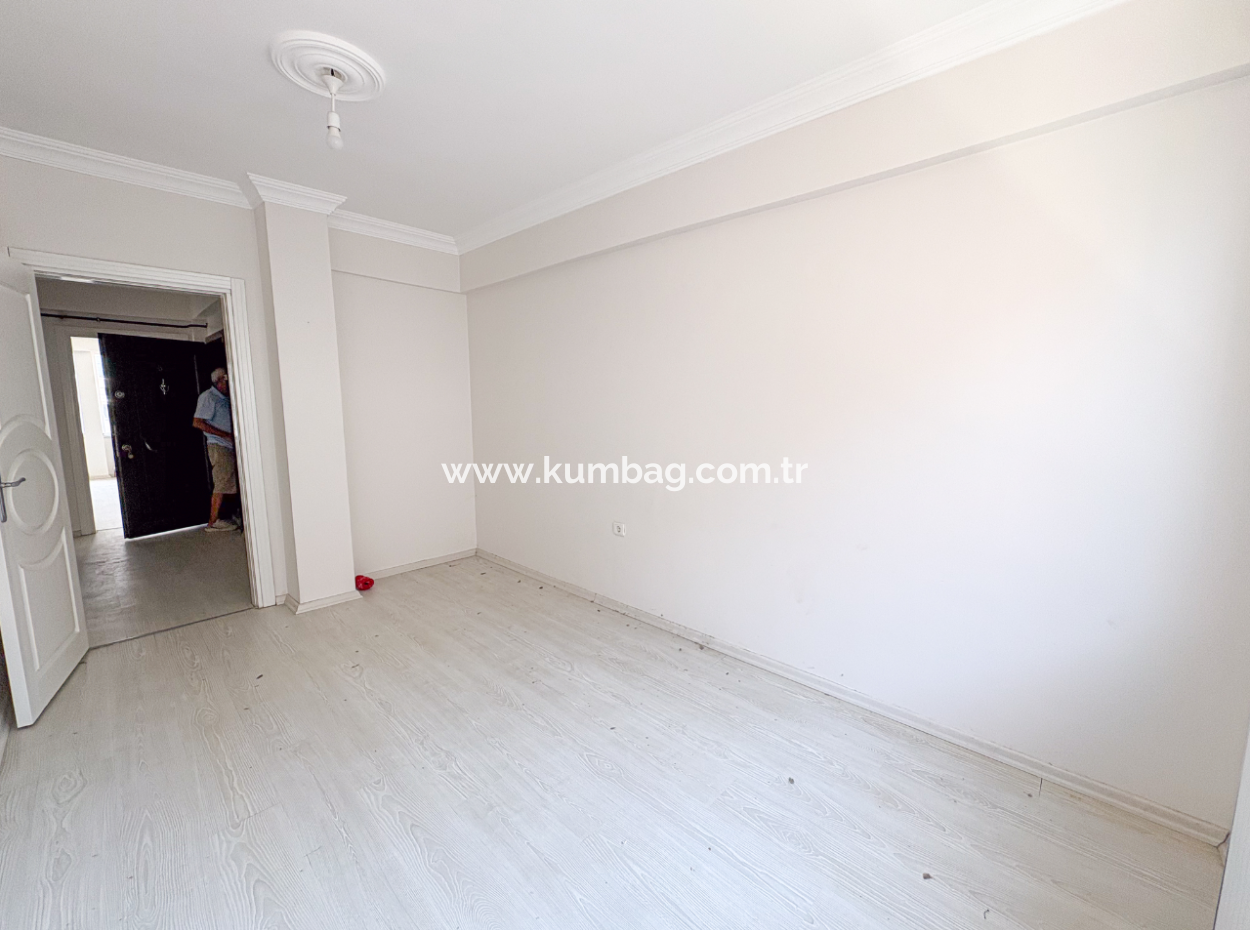 2 1 Wohnung Zum Verkauf Mit Grosser Siedlung Im Zentrum Von Kumbağ