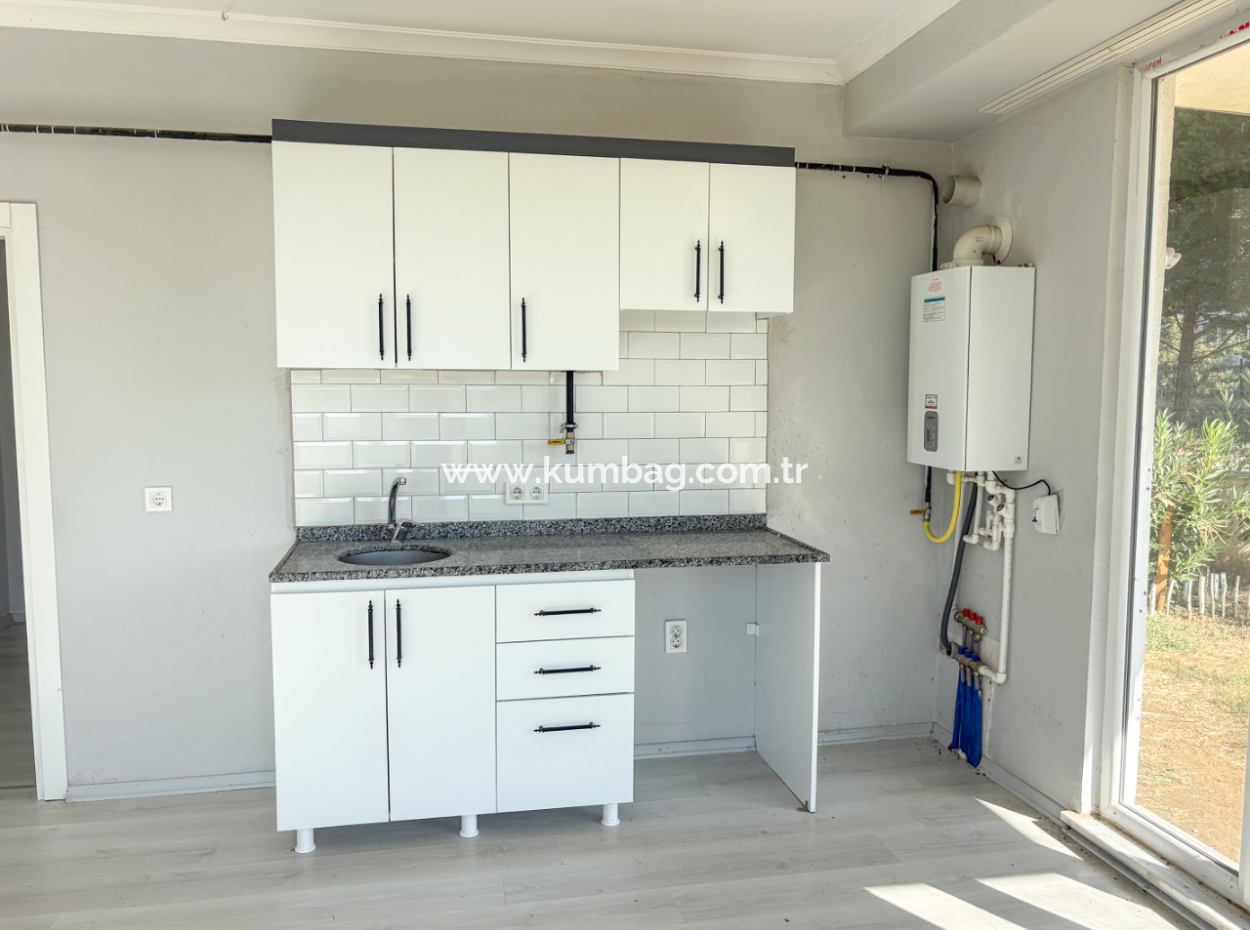 Ecke Zum Verkauf Mit Grossem Garten Und Siedlung Auf Einem Gelände Mit Pool 1 1 Wohnung