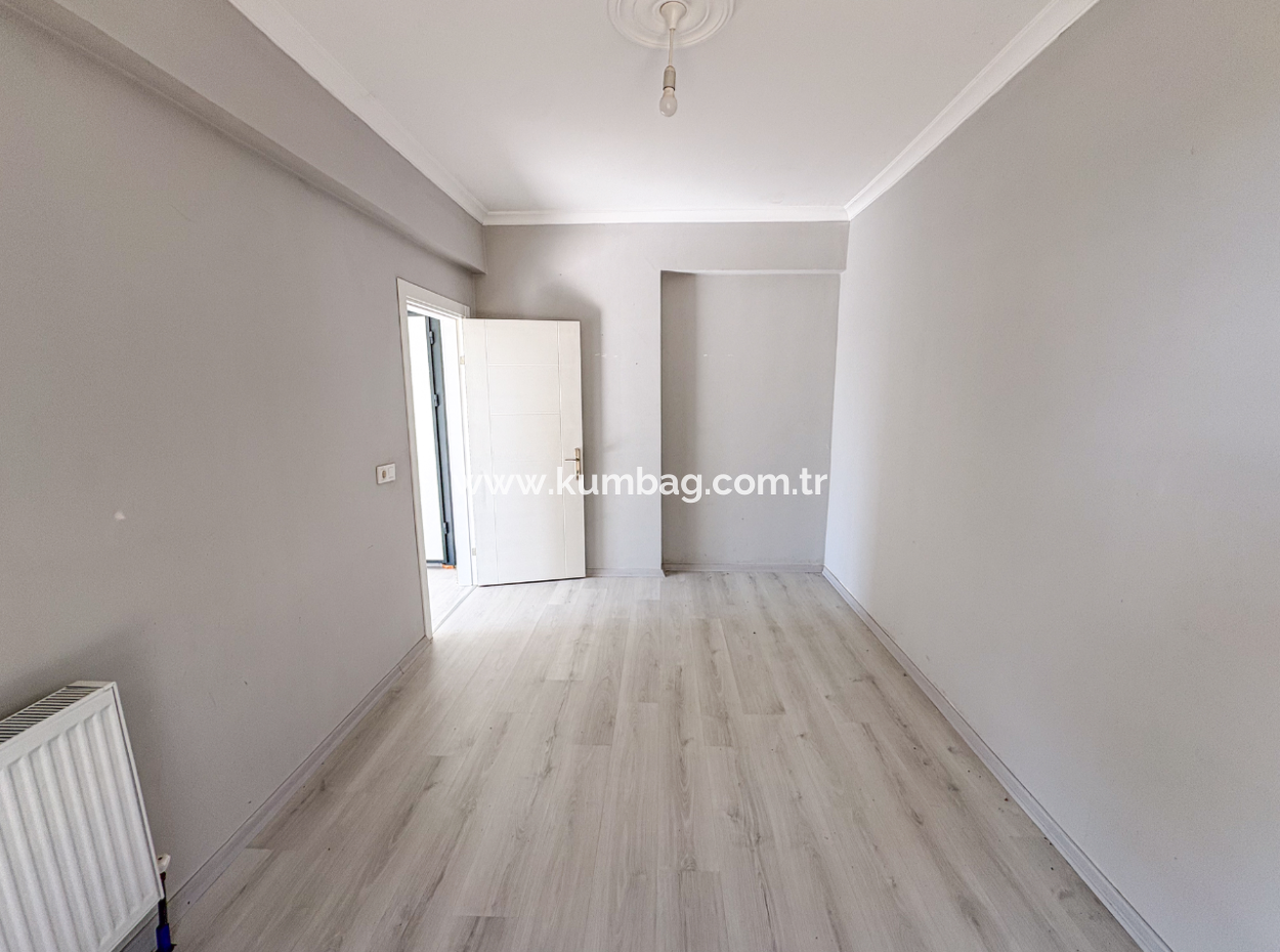 Ecke Zum Verkauf Mit Grossem Garten Und Siedlung Auf Einem Gelände Mit Pool 1 1 Wohnung