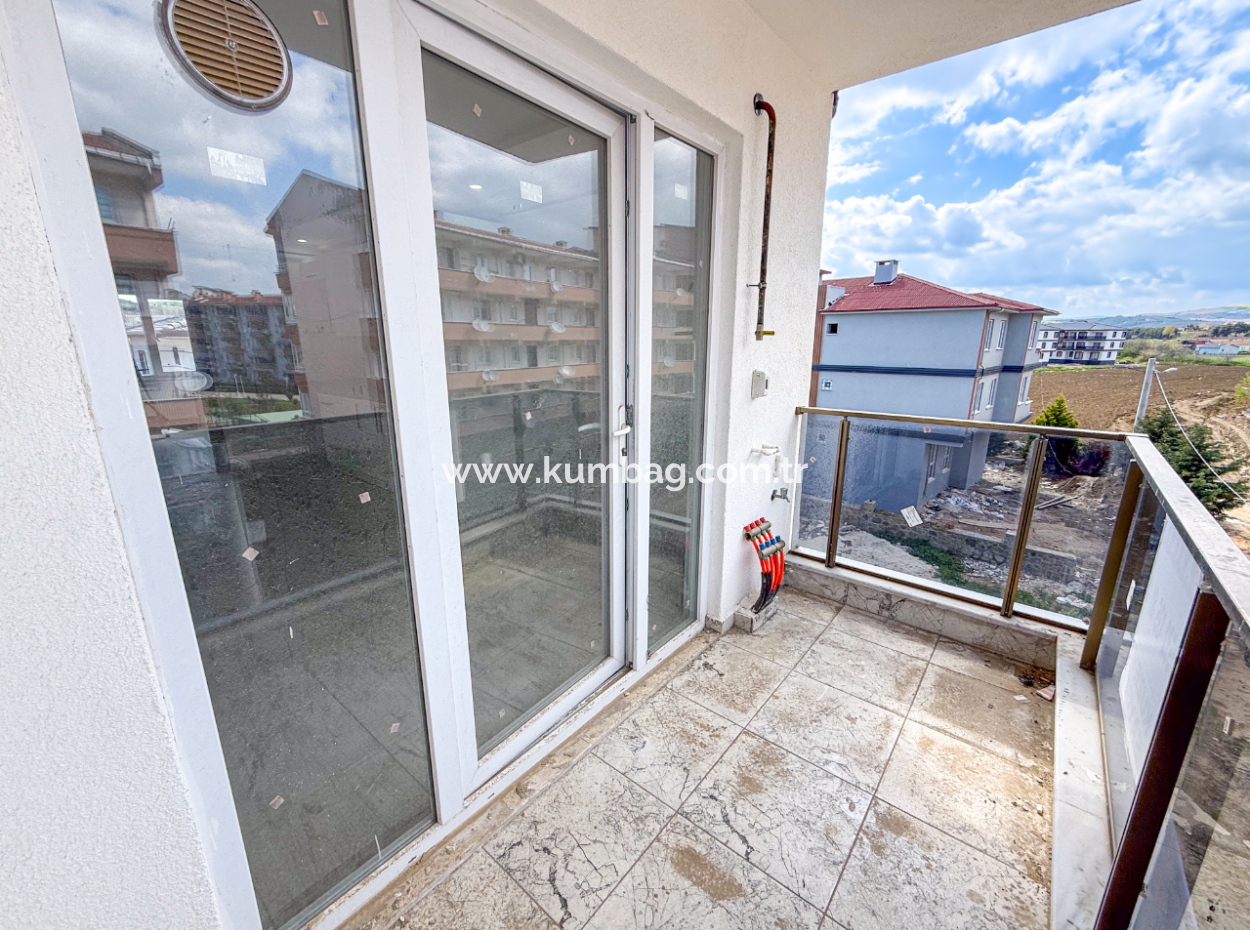 Geräumig Und Nahe Dem Meer, Neue Wohnung Zur Vermietung 2 1 Wohnungen Im Kumbağ Neubau