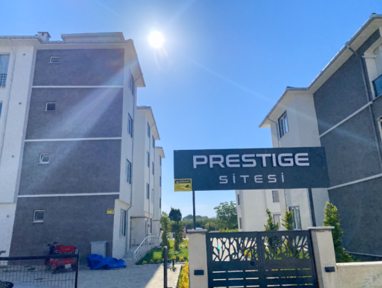 Ecke Zum Verkauf In Einem Neubau Mit Grossem Garten 1 1 Wohnung In Einem Komplex