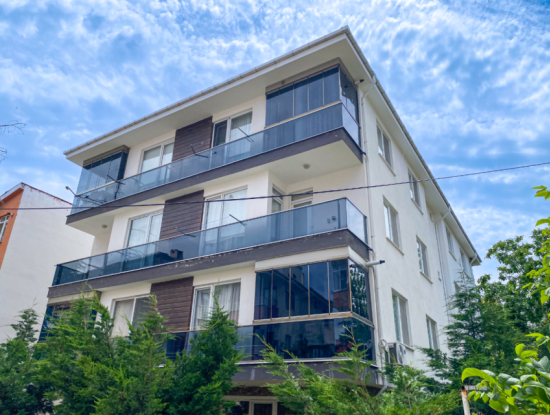 Kumbağ 2 1 Wohnung Zum Verkauf In Einem Wohnhaus Mit Aufzug Nahe Dem Meer