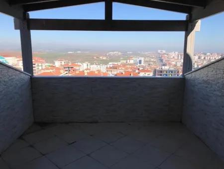 Schließt In Der Vorderseite Mit Der Freiheit Von Tekirdag Duplex Zum Verkauf (Ohne Provision)