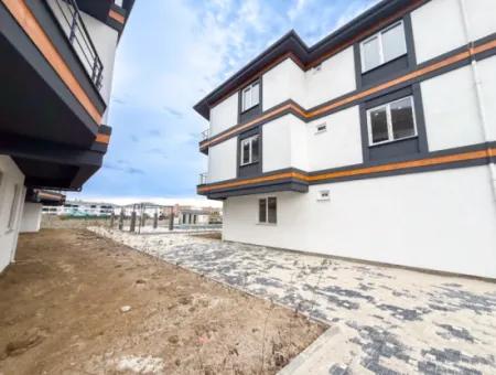 Luxus 1 1 Wohnungen In Der Nähe Des Meeres Und Der Strasse Im Kumbağ Pool Complex