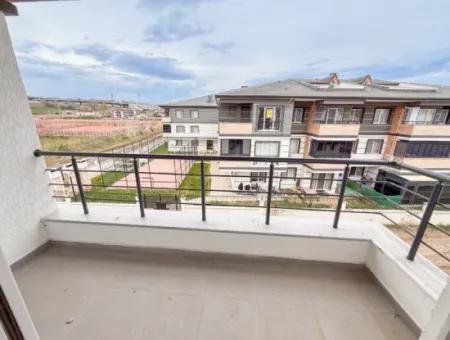Luxus 1 1 Wohnungen In Der Nähe Des Meeres Und Der Strasse Im Kumbağ Pool Complex