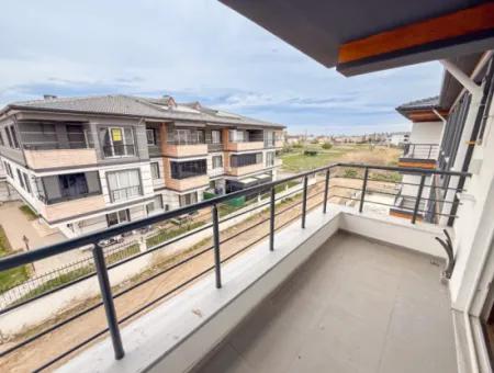 Luxus 1 1 Wohnungen In Der Nähe Des Meeres Und Der Strasse Im Kumbağ Pool Complex