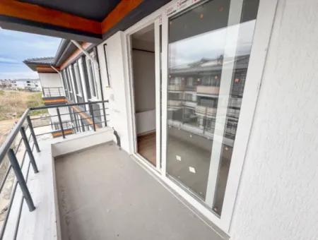 Luxus 1 1 Wohnungen In Der Nähe Des Meeres Und Der Strasse Im Kumbağ Pool Complex