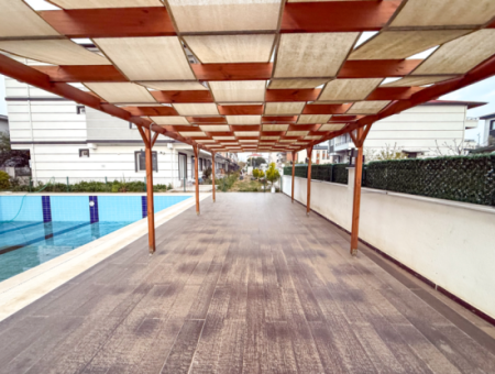Ecke Zu Verkaufen In Einer Geschlossenen Wohnanlage Mit Pool Und Aquapark 2 1 Wohnung