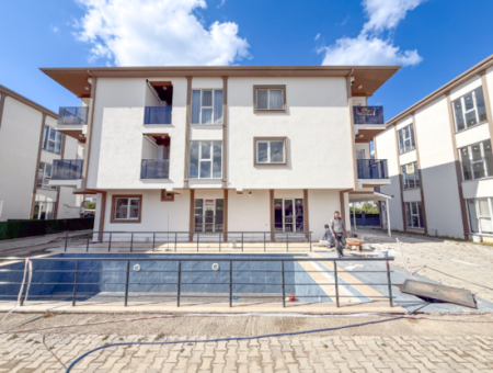2 1 Brandneue Wohnungen Zur Miete In Der Nähe Des Meeres Im Kumbağ Pool Complex