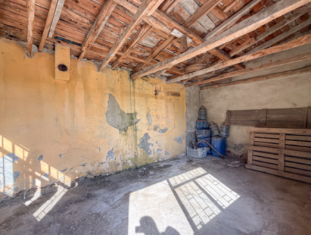 Triplex Einfamilienhaus Zum Verkauf Mit Meerblick Und Strassenfront