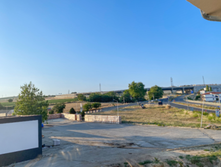 Neue Wohnungen Mit Pool 1 1 Zum Verkauf Auf Der Strasse In Kumbagh