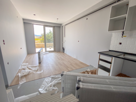 Luxus 1 1 Wohnungen Zum Verkauf In Kumbag Sea Side Komplex Mit Pool
