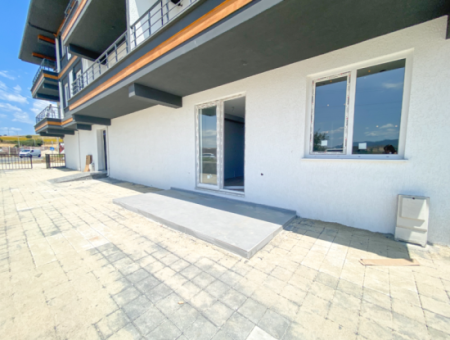 Luxus 1 1 Wohnungen Zum Verkauf In Kumbag Sea Side Komplex Mit Pool