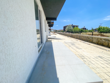 Luxus 1 1 Wohnungen Zum Verkauf In Kumbag Sea Side Komplex Mit Pool