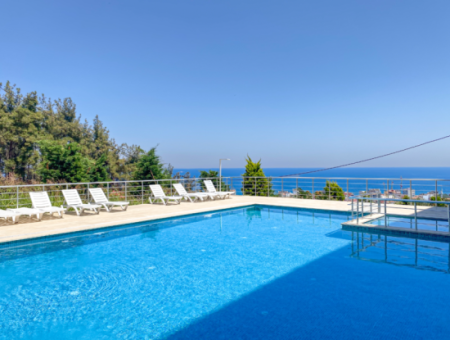 Möbliert 2 1 Wohnung Zum Verkauf Mit Meerblick Pool In Kumbag