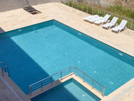Möbliert 2 1 Wohnung Zum Verkauf Mit Meerblick Pool In Kumbag