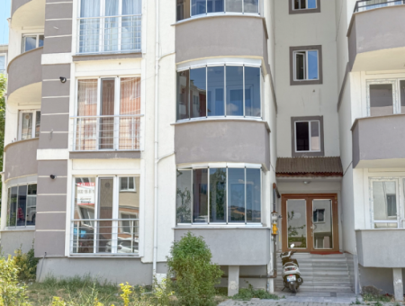 100-Jähriges Jubiläum Zentral Gelegene Geräumige 1 1 Wohnung