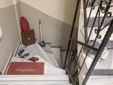 2 1 Wohnung Zum Verkauf Mit Grossem Balkon In Der Nähe Der Strasse In Kumbagh
