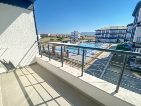 Luxus 2 1 Wohnungen Zum Verkauf In Der Nähe Des Meeres In Einem Komplex Mit Kumbag Pool