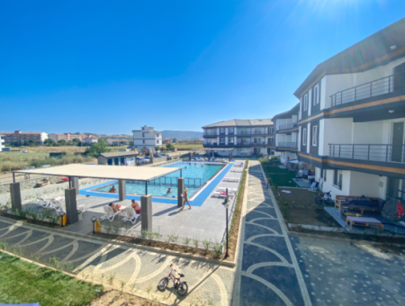 Luxus 2 1 Wohnungen Zum Verkauf In Der Nähe Des Meeres In Einem Komplex Mit Kumbag Pool