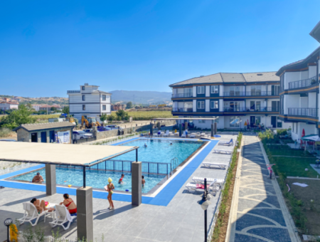 Luxus 2 1 Wohnungen Zum Verkauf In Der Nähe Des Meeres In Einem Komplex Mit Kumbag Pool