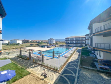 Luxus 2 1 Wohnungen Zum Verkauf In Der Nähe Des Meeres In Einem Komplex Mit Kumbag Pool