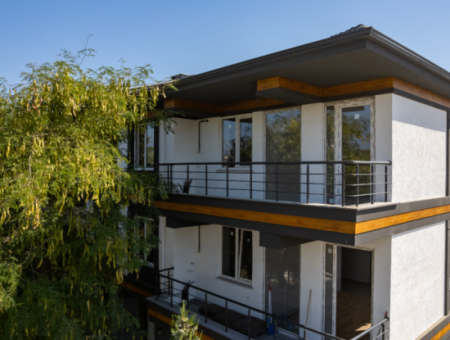 Luxus 2 1 Wohnungen Zum Verkauf In Kumbag Sea Side Komplex Mit Pool