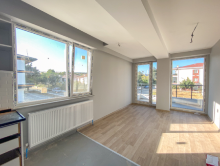 Luxus 2 1 Wohnungen Zum Verkauf In Kumbag Sea Side Komplex Mit Pool