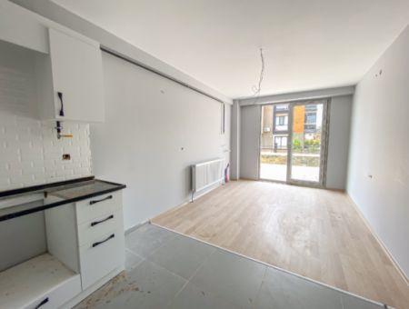 Luxus 1 1 Wohnungen Zum Verkauf In Kumbag Sea Side Komplex Mit Pool