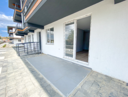Luxus 1 1 Wohnungen Zum Verkauf In Kumbag Sea Side Komplex Mit Pool