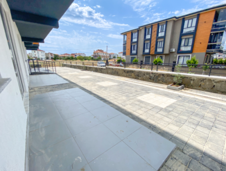 Luxus 1 1 Wohnungen Zum Verkauf In Kumbag Sea Side Komplex Mit Pool