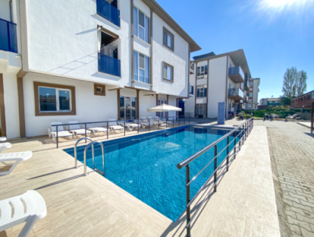2 1 Brandneue Wohnungen Zur Miete In Der Nähe Des Meeres Im Kumbağ Pool Complex