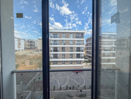 Luxus Sehr Geräumige 2 1 Wohnung Zu Vermieten In Neubau Im Stadtteil Atatürk 