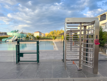 1 1 Wohnung Zum Verkauf In Einem Komplex In Der Nähe Des Meeres Mit Aquapark Und Pool