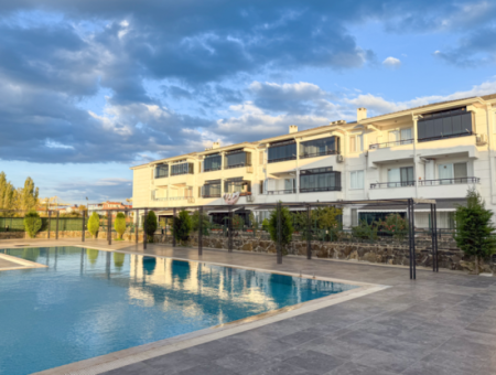 1 1 Wohnung Zum Verkauf In Einem Komplex In Der Nähe Des Meeres Mit Aquapark Und Pool