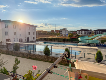 1 1 Wohnung Zum Verkauf In Einem Komplex In Der Nähe Des Meeres Mit Aquapark Und Pool