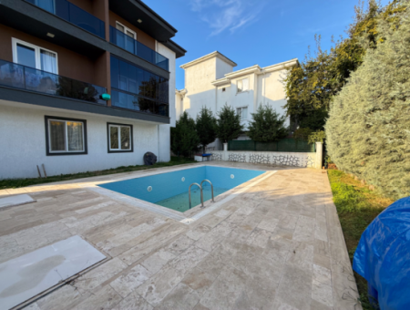 2 1 Wohnungen Zum Verkauf Mit Garten In Boutique-Anlage Mit Pool In Kumbağ