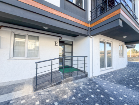 Luxus 1 1 Wohnung Zu Vermieten In Der Nähe Des Meeres In Einem Komplex Mit Kumbağ Pool