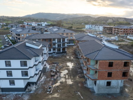 2 1 Wohnungen Zum Verkauf In Kumbağ Luxury Pool Yonca Evleri Komplex