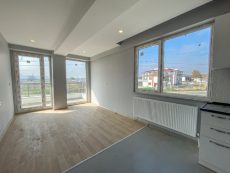 Luxus 2 1 Wohnungen Zum Verkauf In Kumbag Sea Side Komplex Mit Pool