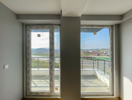 Luxus 2 1 Wohnungen Zum Verkauf In Kumbag Sea Side Komplex Mit Pool