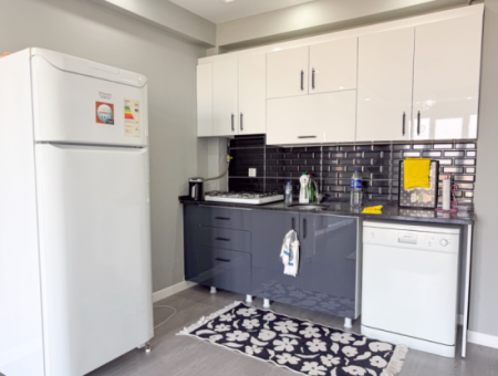 Grosse Und Geräumige 2 1 Wohnung Zum Verkauf An Der Hauptstrasse In Kumbağ