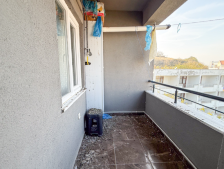 Grosse Und Geräumige 2 1 Wohnung Zum Verkauf An Der Hauptstrasse In Kumbağ