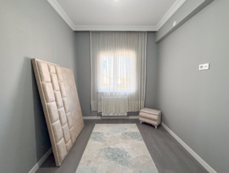 Grosse Und Geräumige 2 1 Wohnung Zum Verkauf An Der Hauptstrasse In Kumbağ