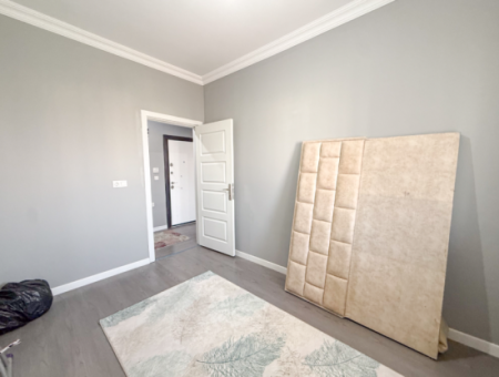 Grosse Und Geräumige 2 1 Wohnung Zum Verkauf An Der Hauptstrasse In Kumbağ