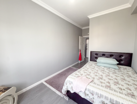 Grosse Und Geräumige 2 1 Wohnung Zum Verkauf An Der Hauptstrasse In Kumbağ